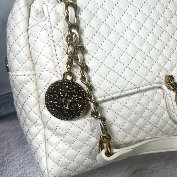 PRHA Quilted Handbag with Gorgeous Hardware - Picture 11 of 11